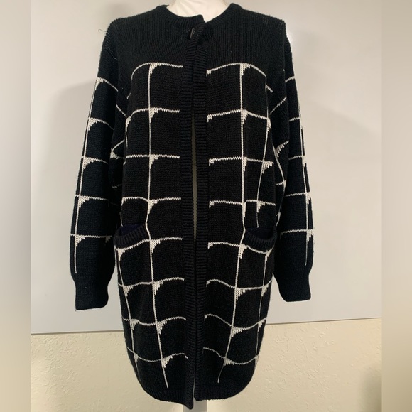 VINTAGE MONTO POR LE CHOIS LONG SWEATER JACKET - Picture 1 of 9